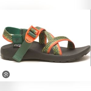 Thomas rhett fly fishing trout chaco water sandals